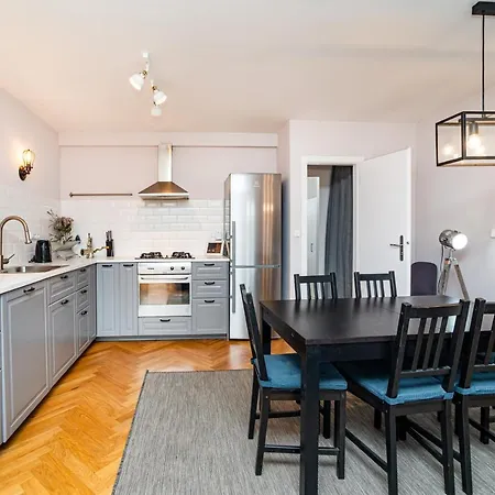 公寓 Central, Spacious, Modern 5 Bedrm Duplex W/balcony