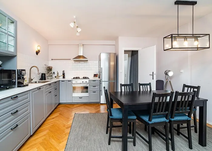 아파트 Central, Spacious, Modern 5 Bedrm Duplex W/balcony
